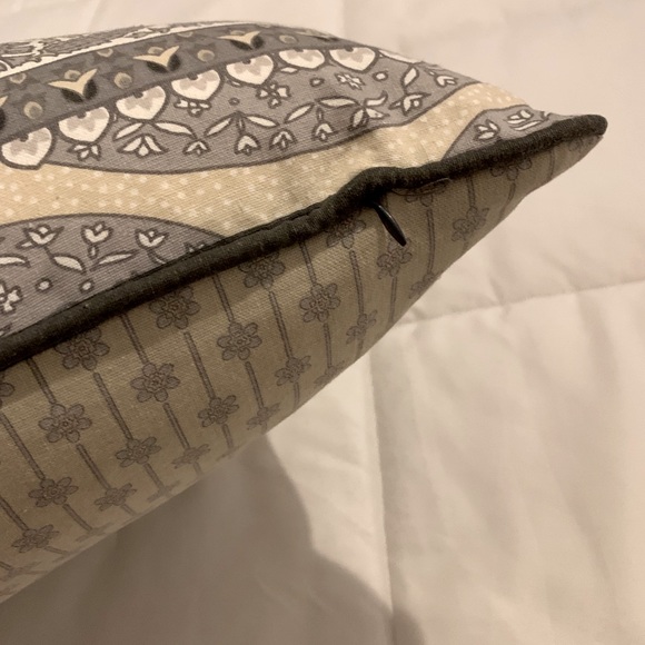 ❌❌**S*O*L*D**❌❌New Reversible zippered pillow - Picture 6 of 6